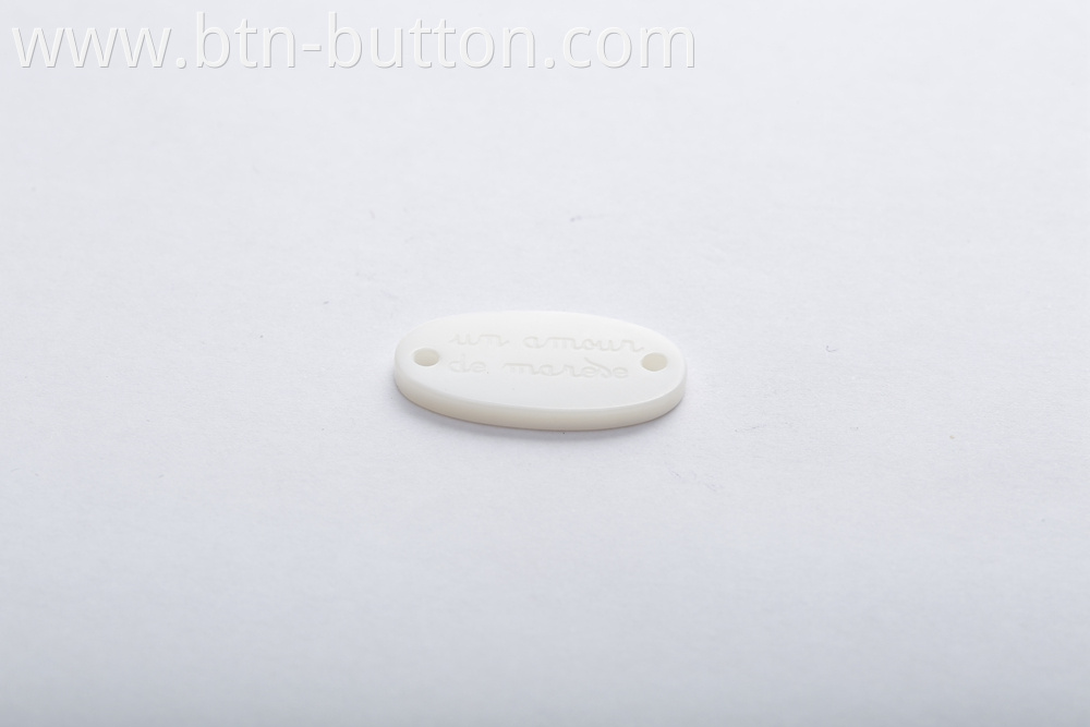 Natural shell buttons are used in high-end clothing